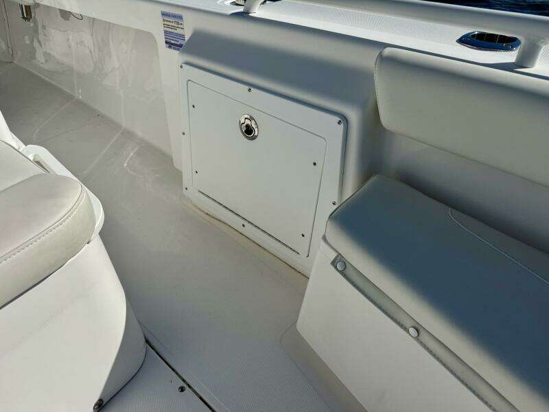 2020 Everglades 243 CC 