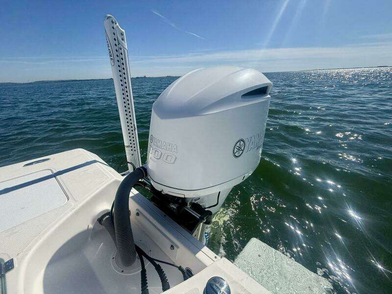 2020 Everglades 243 CC - Outboard Engine