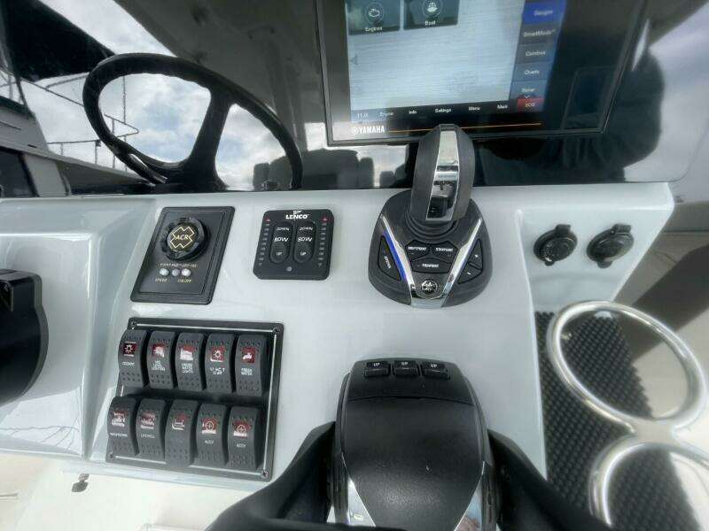 Equanimity 32ft Pursuit Yacht For Sale