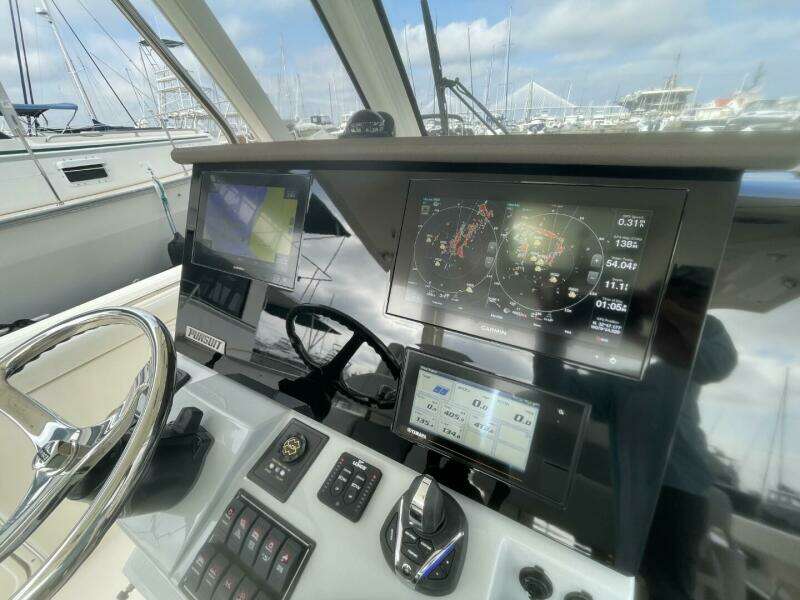 Equanimity 32ft Pursuit Yacht For Sale