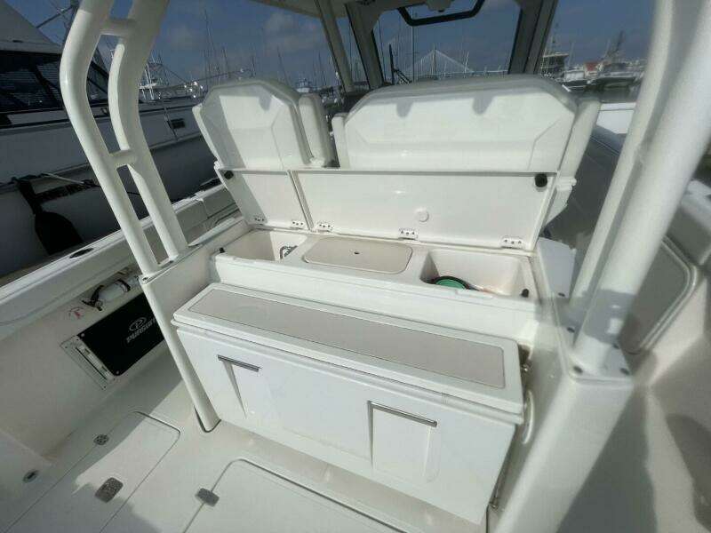 Equanimity 32ft Pursuit Yacht For Sale