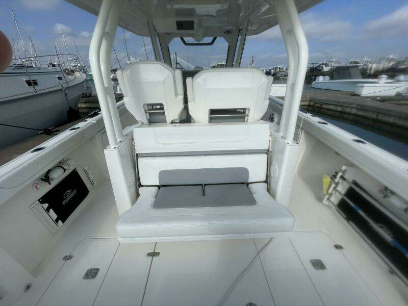 Equanimity 32ft Pursuit Yacht For Sale