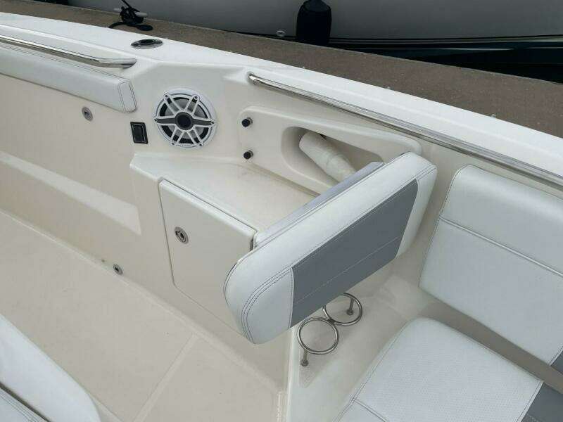 Equanimity 32ft Pursuit Yacht For Sale