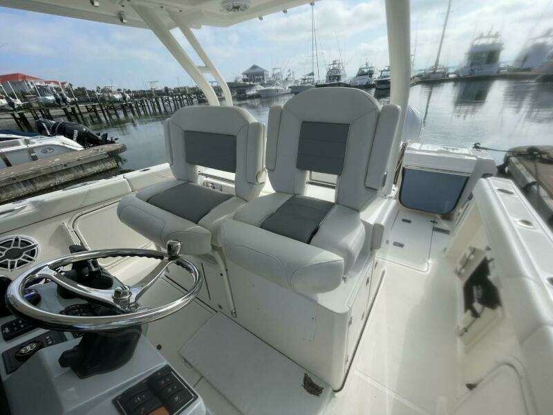 Equanimity 32ft Pursuit Yacht For Sale