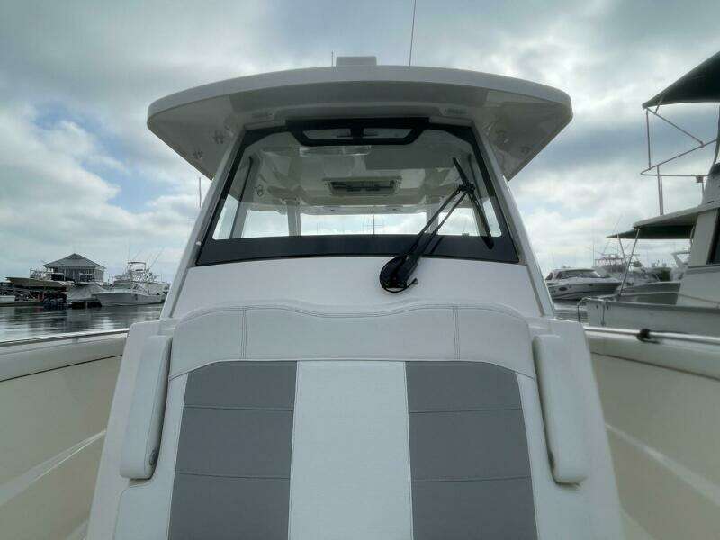 Equanimity 32ft Pursuit Yacht For Sale