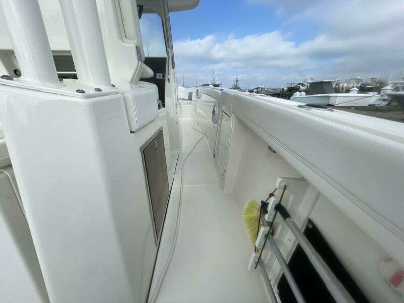 Equanimity 32ft Pursuit Yacht For Sale