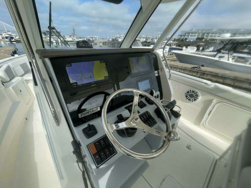 Equanimity 32ft Pursuit Yacht For Sale