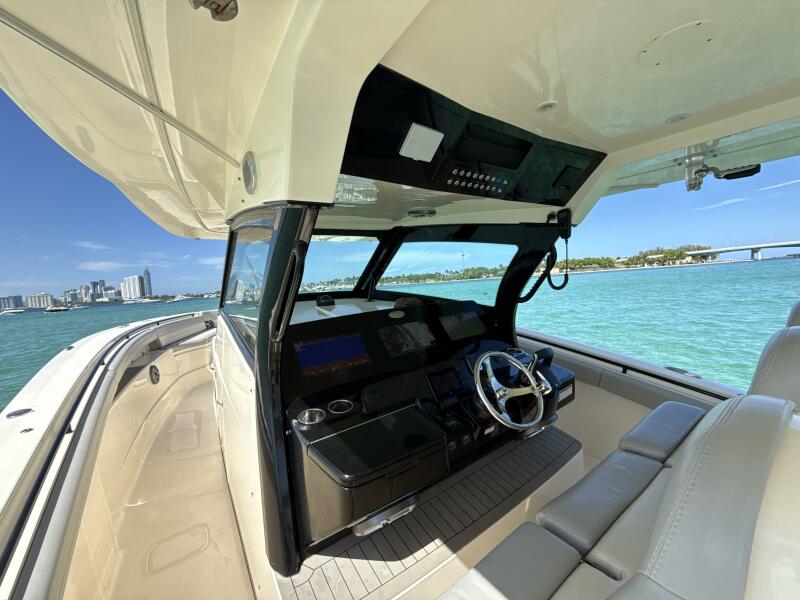 42' 2021 Scout 425 LXF