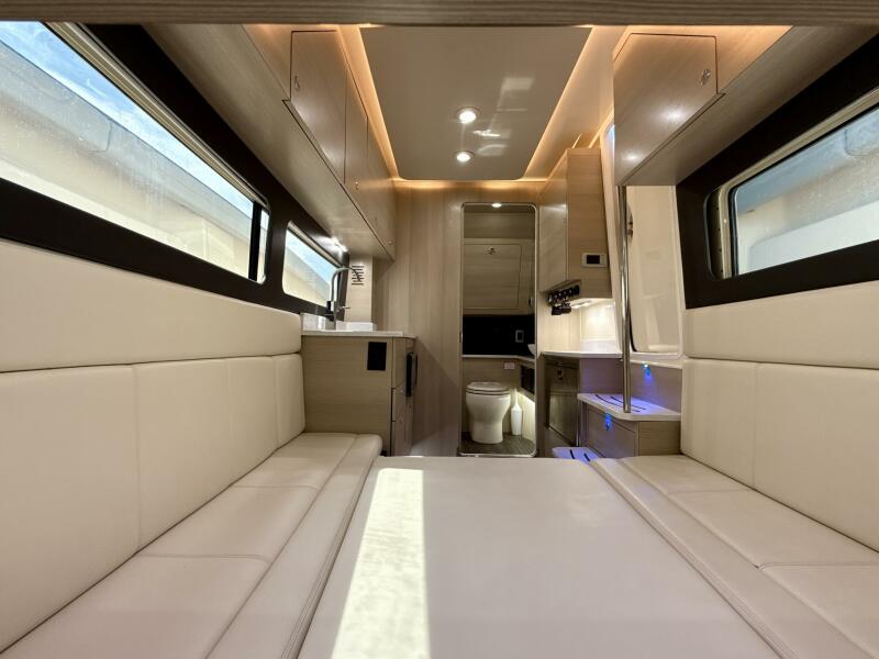 42' 2021 Scout 425 LXF