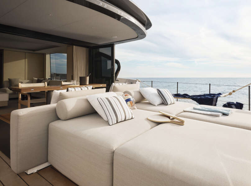 71ft Azimut Yacht For Sale