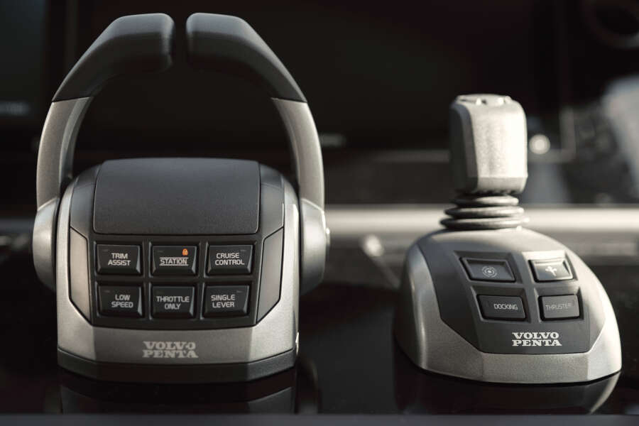 71ft Azimut Yacht For Sale