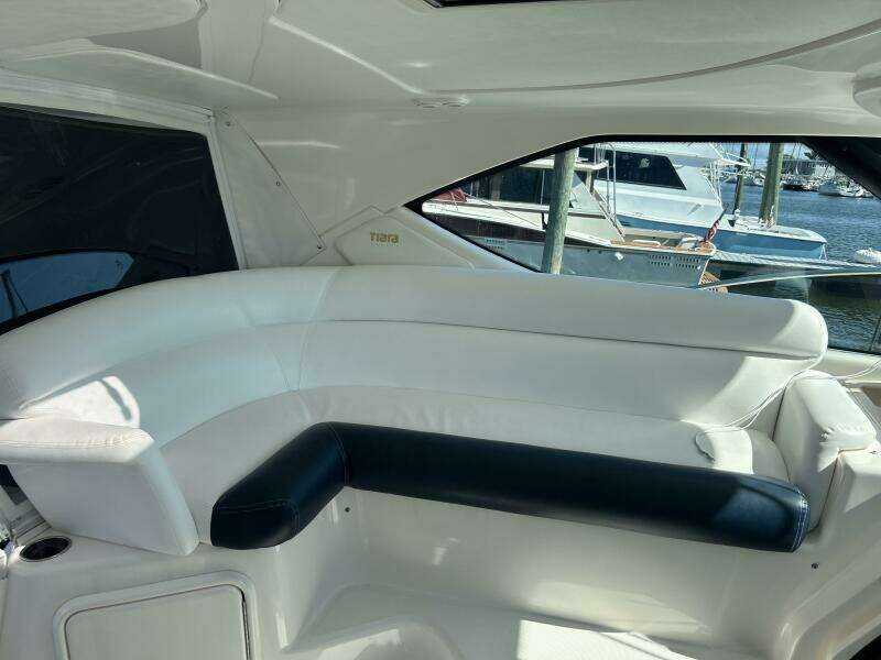 35ft Tiara Yachts Yacht For Sale