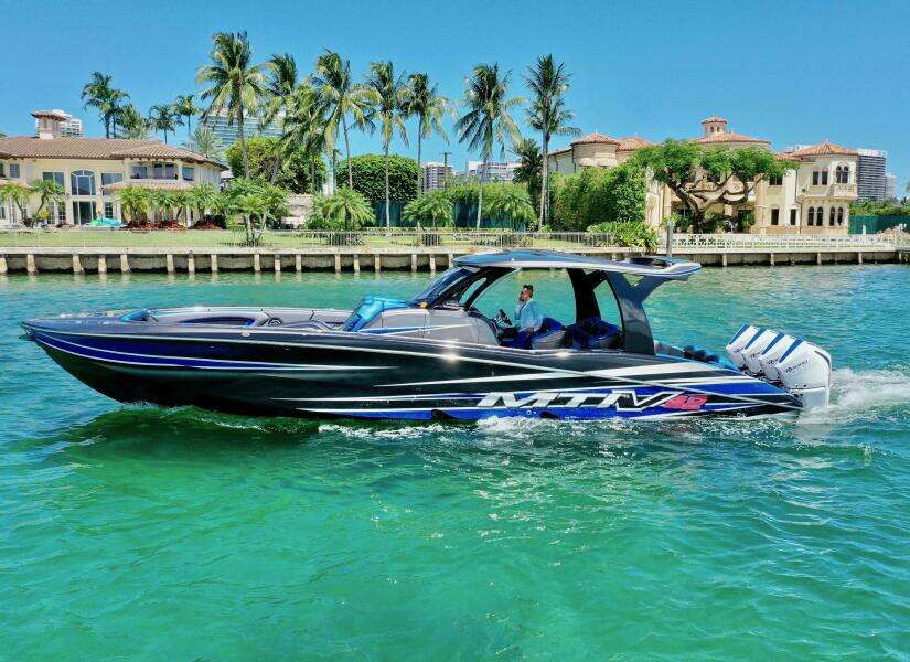 TOBITO I 42ft MTI Yacht For Sale