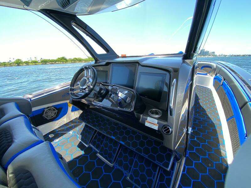 TOBITO I 42ft MTI Yacht For Sale