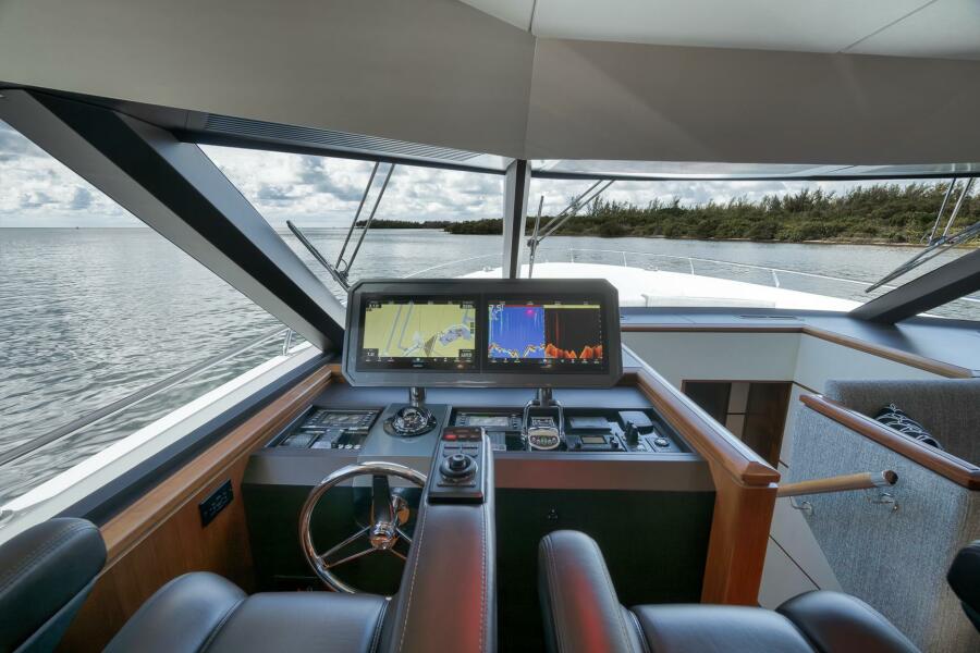 85' 2017 Ocean Alexander 85