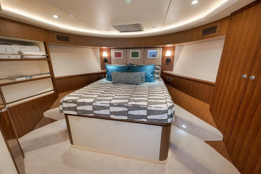 85' 2017 Ocean Alexander 85