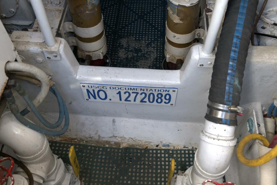 43' 2002 Viking 43 Open