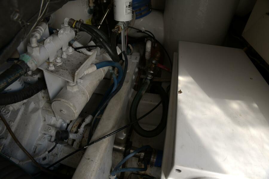 43' 2002 Viking 43 Open