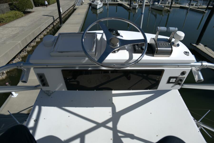 43' 2002 Viking 43 Open