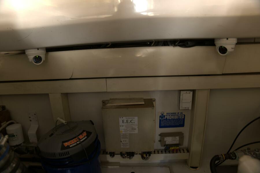 43' 2002 Viking 43 Open