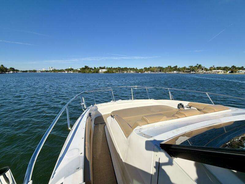 32ft Sea Ray Yacht For Sale