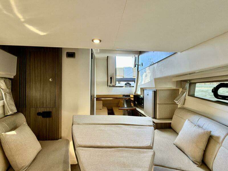 32ft Sea Ray Yacht For Sale