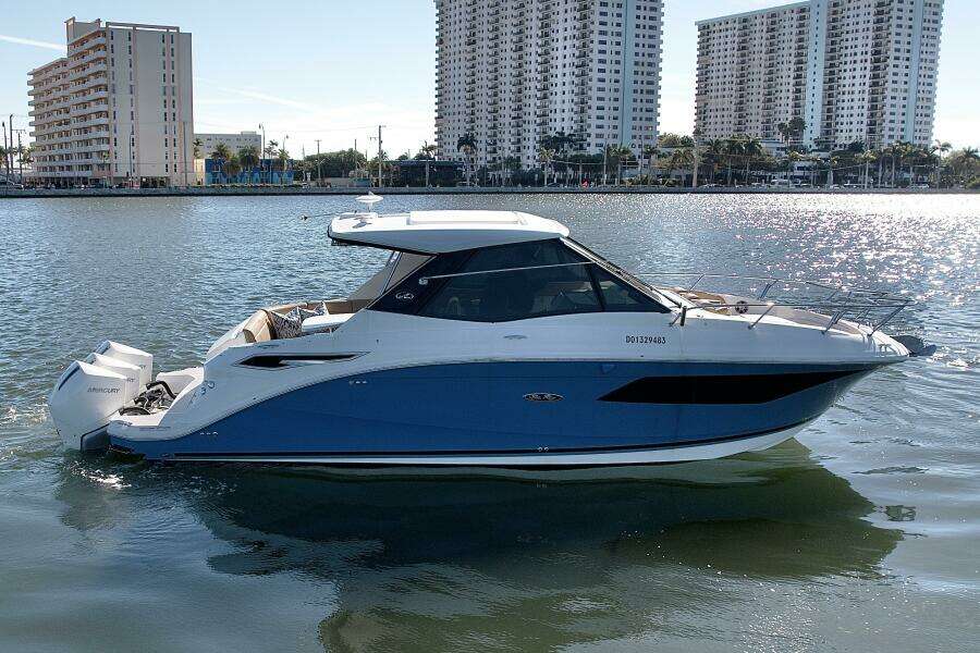 32ft Sea Ray Yacht For Sale