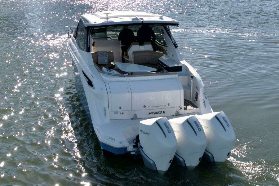 32ft Sea Ray Yacht For Sale