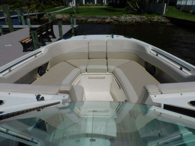 32ft Boston Whaler Yacht For Sale