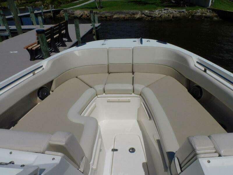 32ft Boston Whaler Yacht For Sale