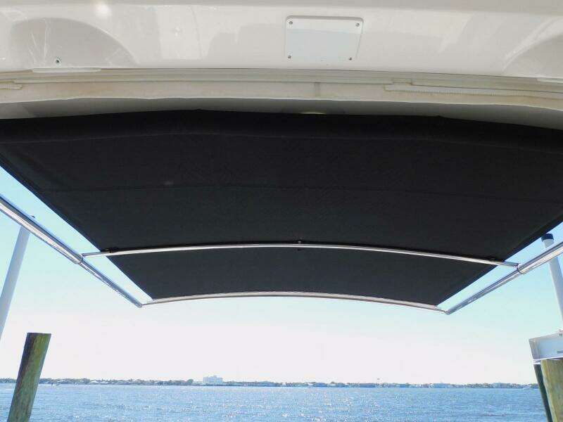 32ft Boston Whaler Yacht For Sale