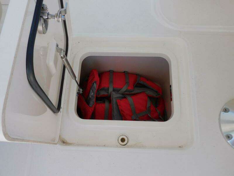 32ft Boston Whaler Yacht For Sale