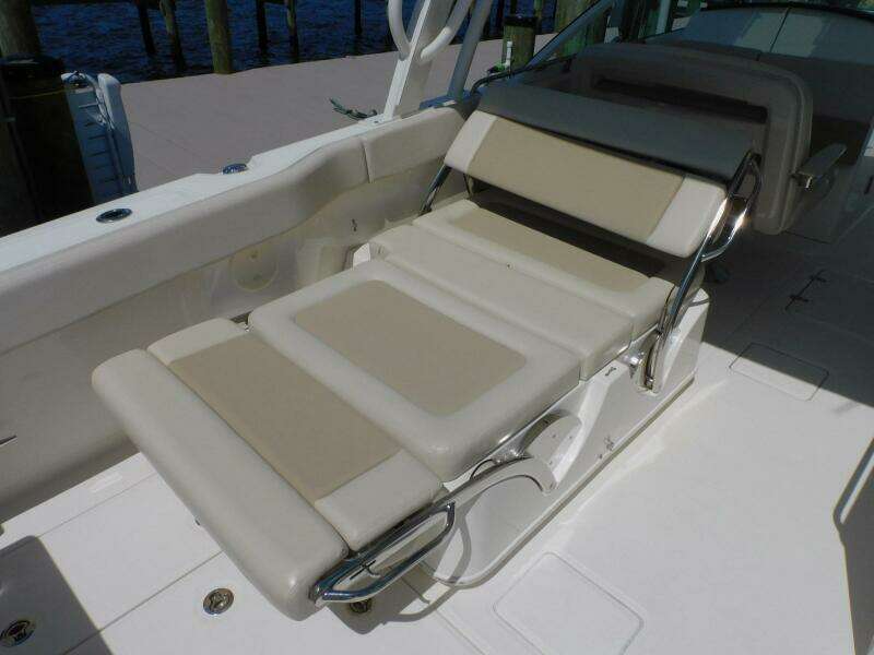 32ft Boston Whaler Yacht For Sale