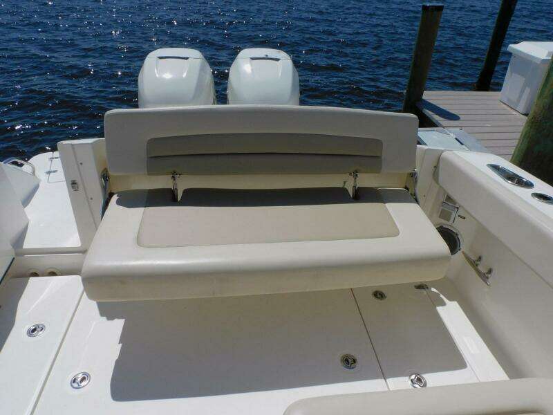 32ft Boston Whaler Yacht For Sale