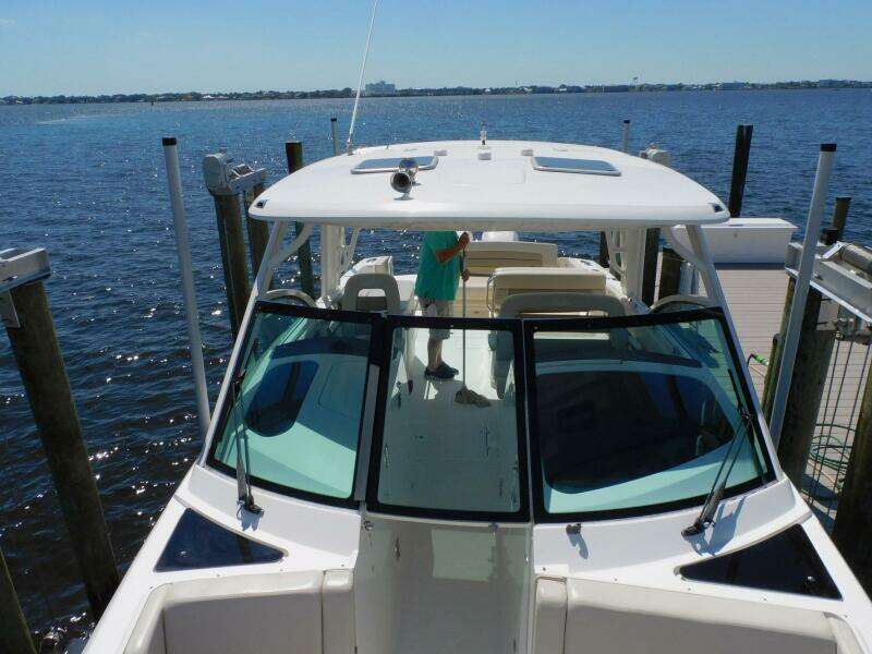 32ft Boston Whaler Yacht For Sale