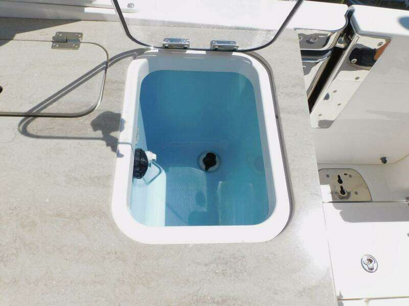 32ft Boston Whaler Yacht For Sale