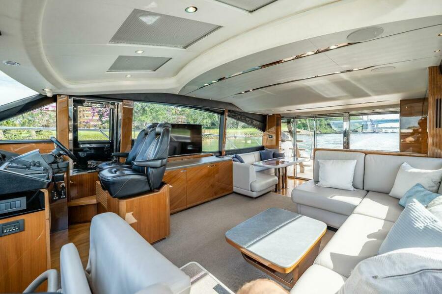 65' 2016 Princess S65