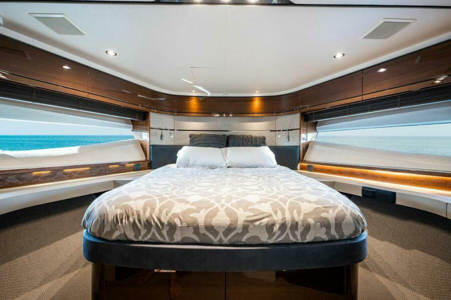 65' 2016 Princess S65