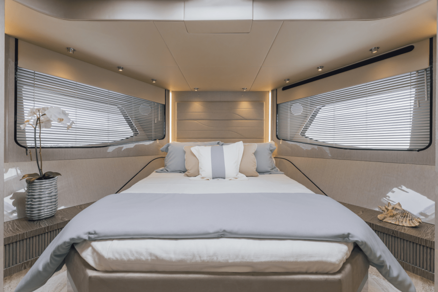 57ft Cruisers Yachts Yacht For Sale