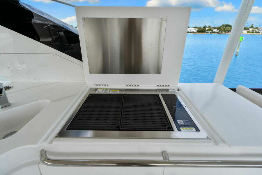 57ft Cruisers Yachts Yacht For Sale