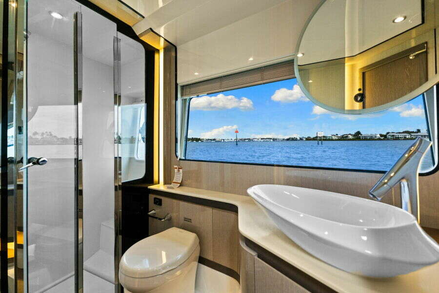 57ft Cruisers Yachts Yacht For Sale