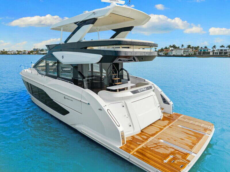 57ft Cruisers Yachts Yacht For Sale