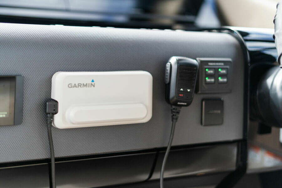 57ft Cruisers Yachts Yacht For Sale