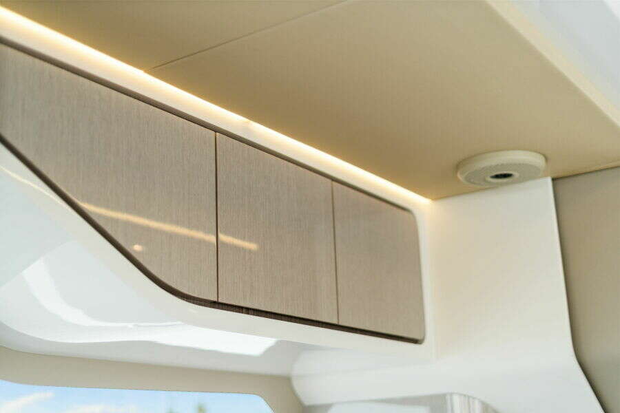 57ft Cruisers Yachts Yacht For Sale