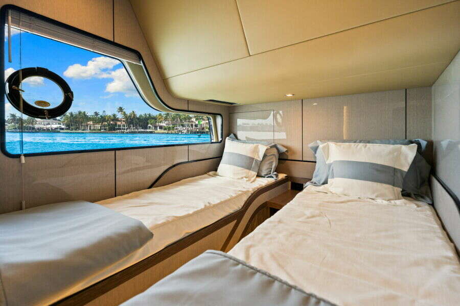 57ft Cruisers Yachts Yacht For Sale