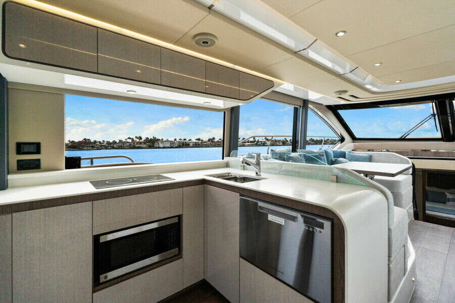 57ft Cruisers Yachts Yacht For Sale