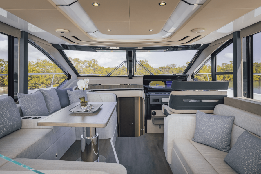 57ft Cruisers Yachts Yacht For Sale