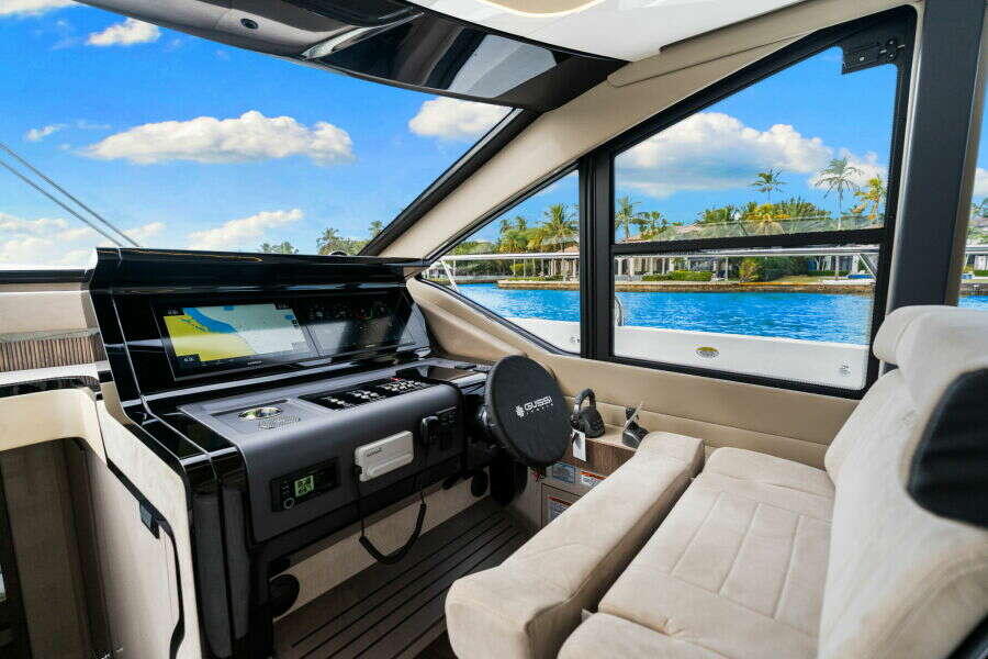 57ft Cruisers Yachts Yacht For Sale