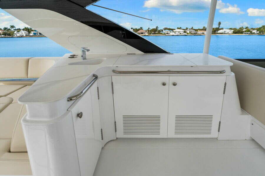57ft Cruisers Yachts Yacht For Sale