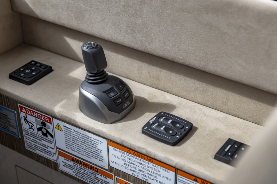 57ft Cruisers Yachts Yacht For Sale